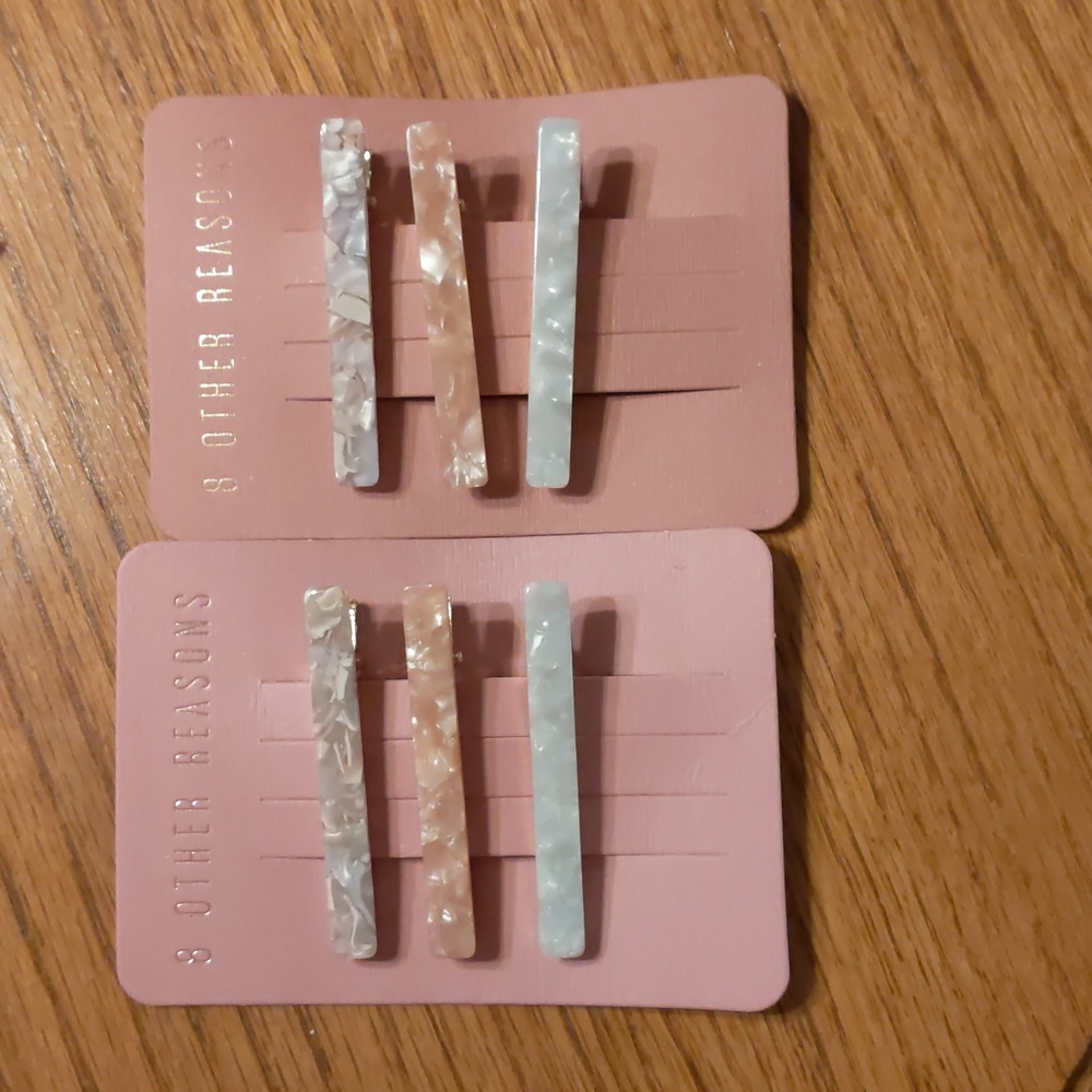 Two sets of marbled barrets